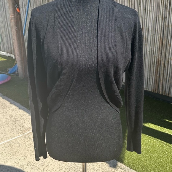 MUXXN Sweaters - GUC MUXXN Black Bolaro Shrug Cardigan